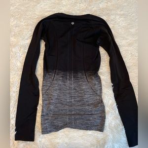 Lulu Lemon swiftly long sleeve